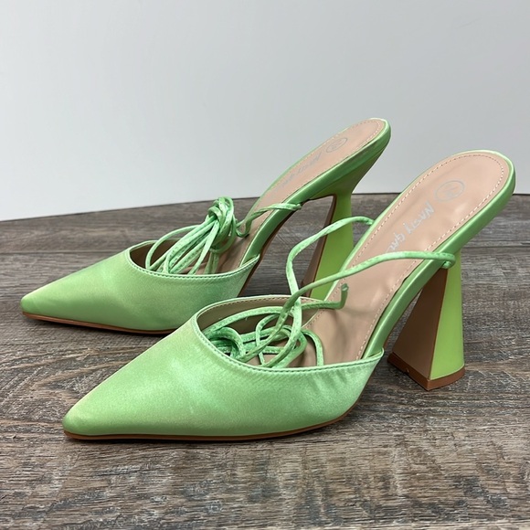 New Nasty Gal Satin Strappy Flared Court Heels -Lime Green Size 7 - Picture 5 of 12